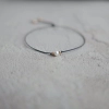 minimalistyczna-bransoletka-perelka