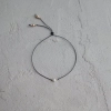 minimalistyczna-bransoletka-na-sznurku-z-perłą