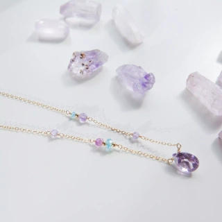 Złoty naszyjnik damski z apatytami i ametystem No. 639