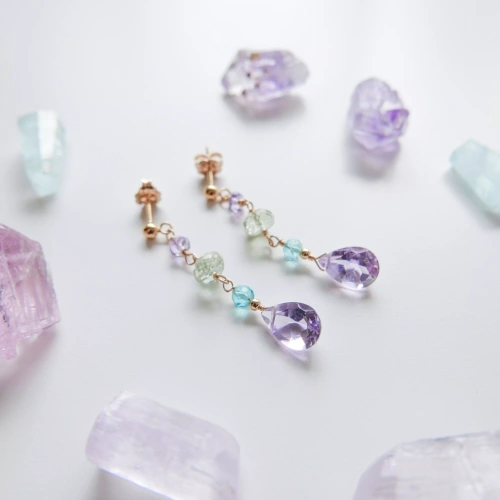 kolorowe kolczyki z kamieni naturalnych.webp