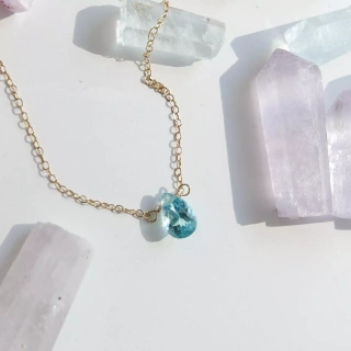 Minimalistyczny naszyjnik premium z mini apatytem