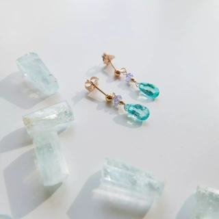 Kolczyki sztyfty z kolorowymi kamieniami