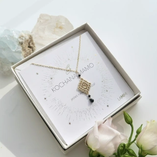 Naszyjnik na prezent z zawieszką z czarnym spinelem