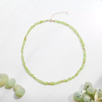 choker naszyjnik z zielonymi kamieniami